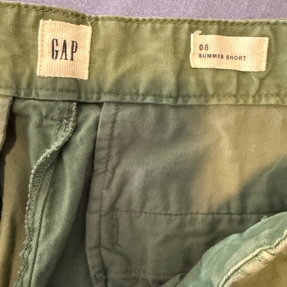 GAP Green Bermuda Shorts Soft Fabric - Picture 8 of 8